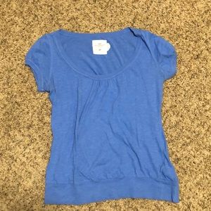 Cute banded bottom T-shirt Size medium